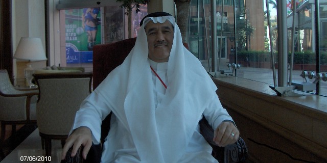 Eng. Essmat Essa, Ministry of Health - Saudi Arabia waiting for welcoming<BR>
 H.R.H. Prince Dr. Mansour Bin Mite'b Bin Abdulaziz Al Saud, Minister
 of Municipal and Rural Affairs - KSA.