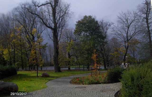 The TOPASZ castle's garden - behind the violent storm 