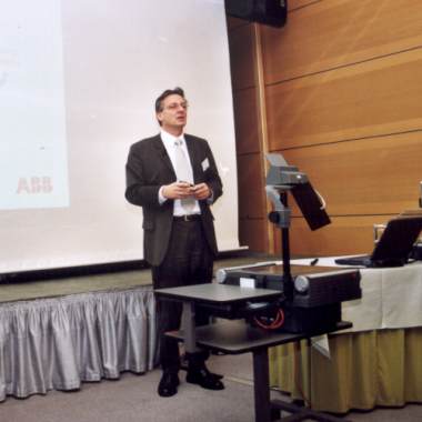 Bernhard O. Herzog, Senior Consultant, ABB Schweiz AG<BR>
 (Photo Behrend)