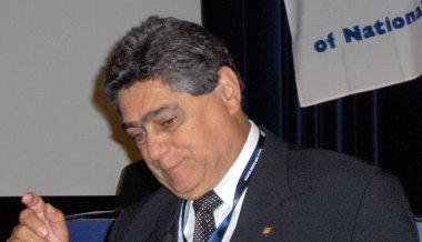 Mr. Castilho Kleiber, Refinery Manager, Petrobras - Brazil<BR>
 Speaker: 