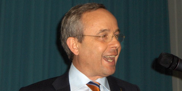 Peter Malama, Präsident.