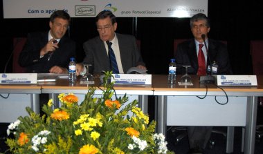 João Taborda Craveiro (APMI), Francisco Van Zeller (confadaração da industria),<BR>
 Prof. Luís Andrade Ferreira (Universidade do Porto)