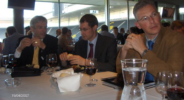 On parle français.<BR>
 La délégation Nestlé SA avec Monsieur Rolf Hausheer, à gauche.