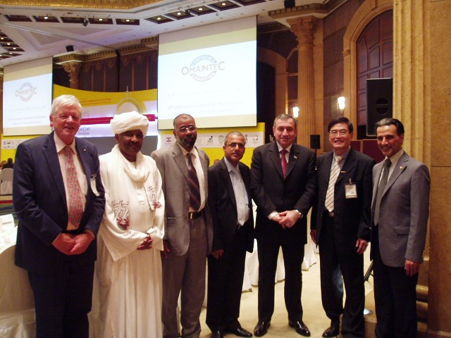 The Gala Dinner was a real come-to-gether event.<BR>
 2nd left: The Ambassador from Sudan; 2nd right: Mr Li Baowen (CN).