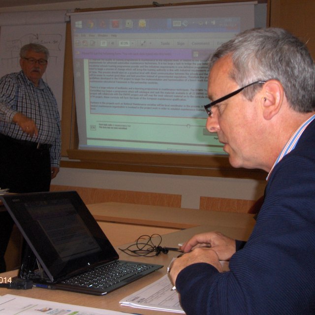 Real work: Filling out the Report Form; left: Ingemar Andréason, right: Donal Nolan, IE.