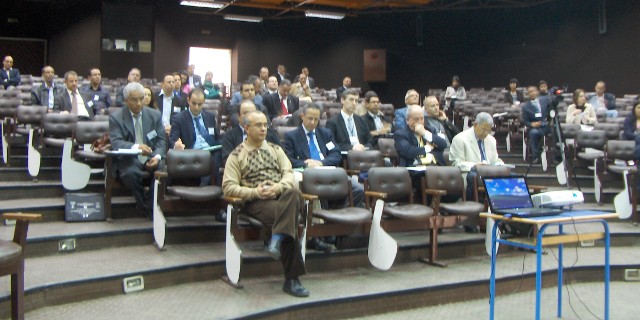 Les participants lors de l'ouverture.