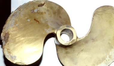 Cavitation: Agitator propeller