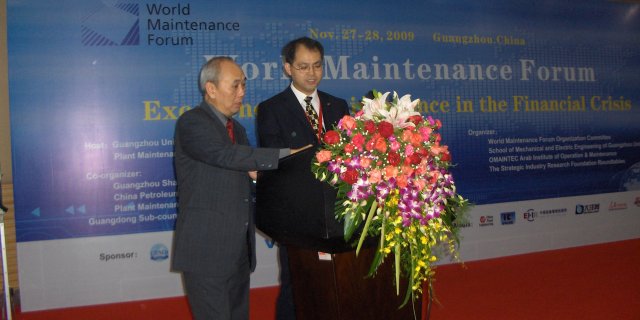 Mr. Chan Tung (US): Maintenance Education and e-learning in the US (left)<BR>
 Mr. Bob Xu (right).