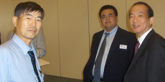 Right: Zensuke Matsuda (JP), Center: Tsutomu Nakamura, TPM (JP)